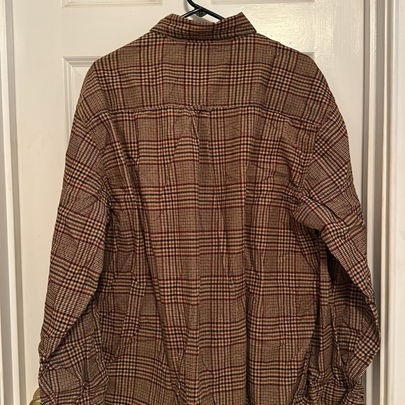 Light flannel plaid shirt - Picture 5 of 6